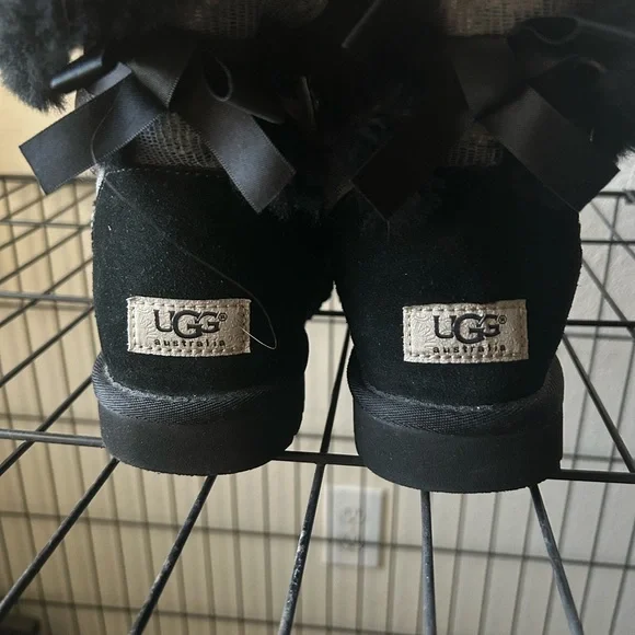 Black Snakeskin UGG Boots Size 8 - Picture 5 of 5